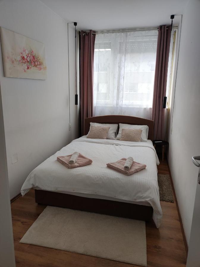 Apartman Emy คาร์โลวัตส์ ภายนอก รูปภาพ